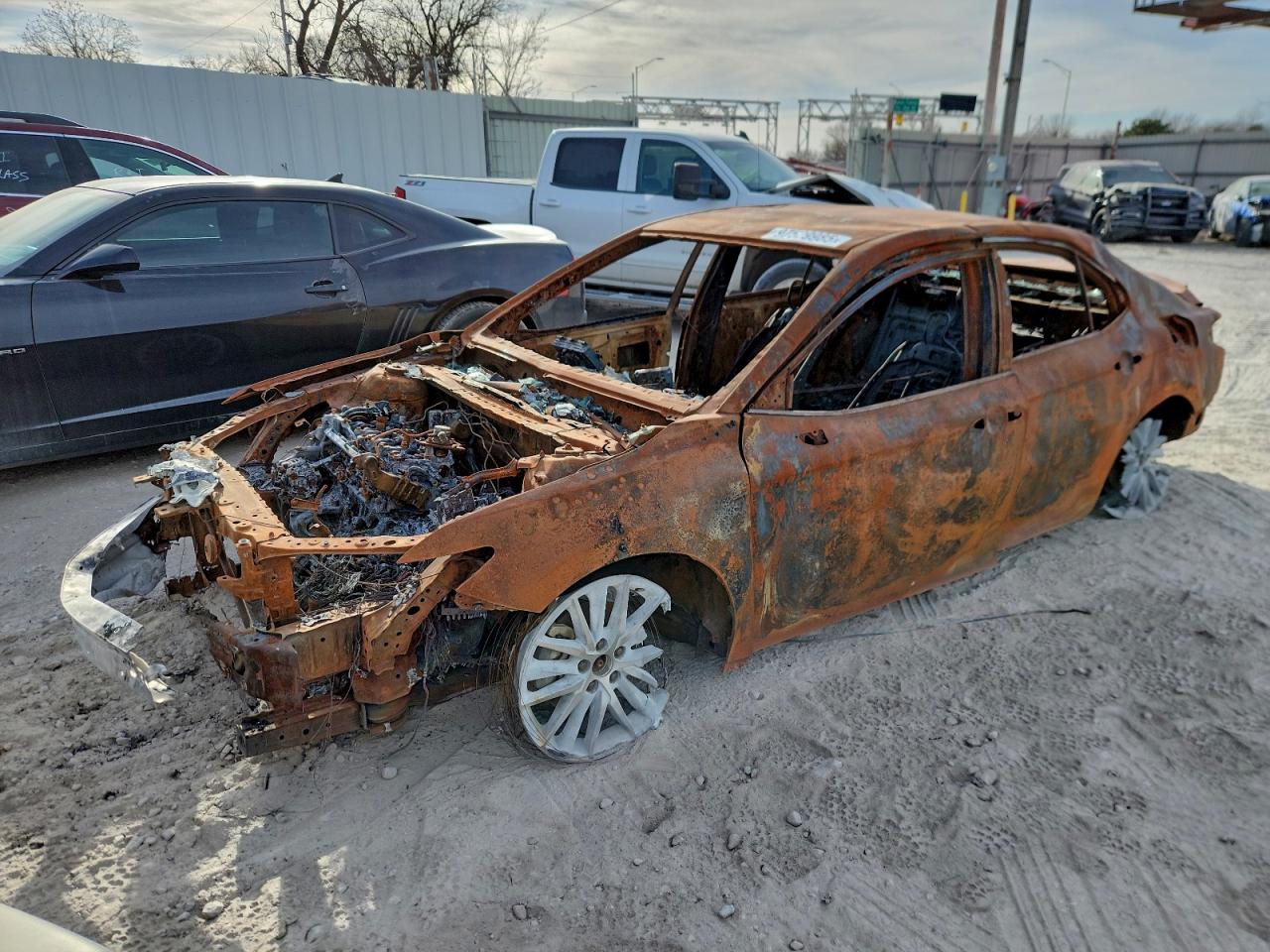 2024 TOYOTA CAMRY