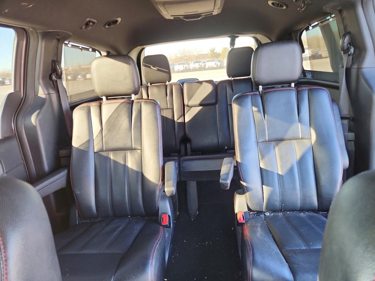 2015 DODGE GRAND CARAVAN R/T photo 10
