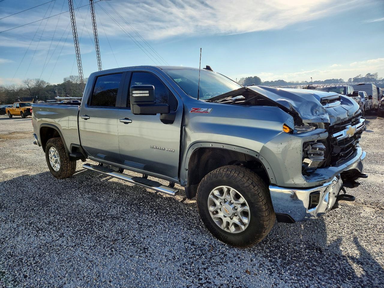 2024 CHEVROLET SILVERADO K3500 LT photo 4