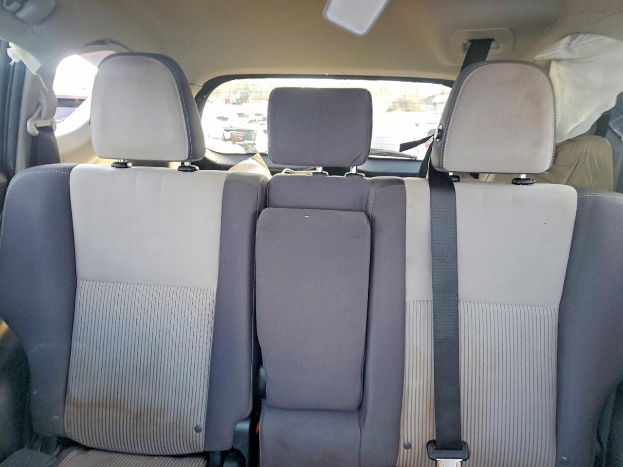2015 TOYOTA RAV4 XLE photo 10