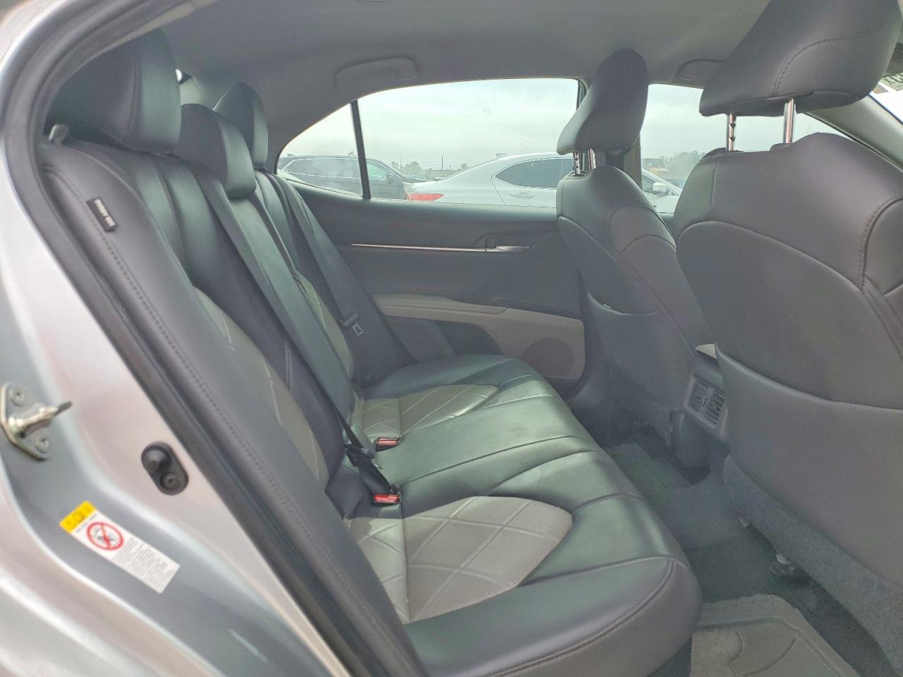 2018 TOYOTA CAMRY HYBRID photo 10