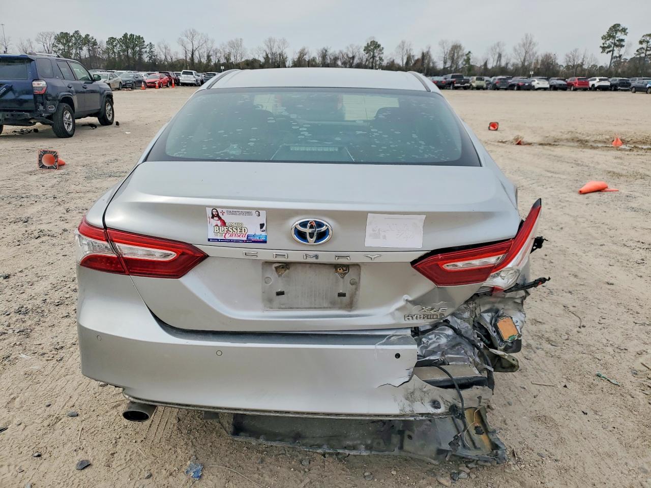 2018 TOYOTA CAMRY HYBRID photo 6