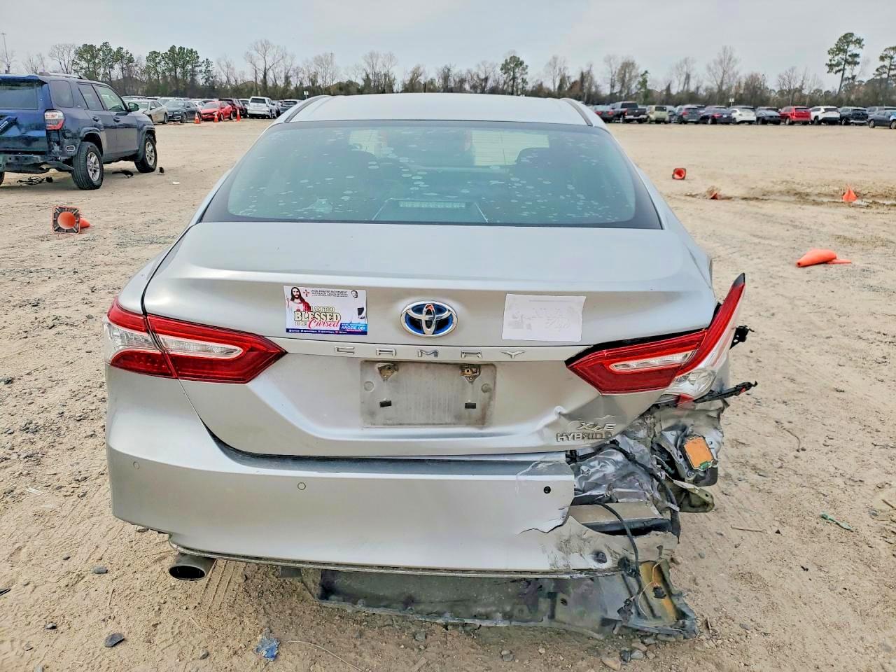 2018 TOYOTA CAMRY HYBRID photo 12