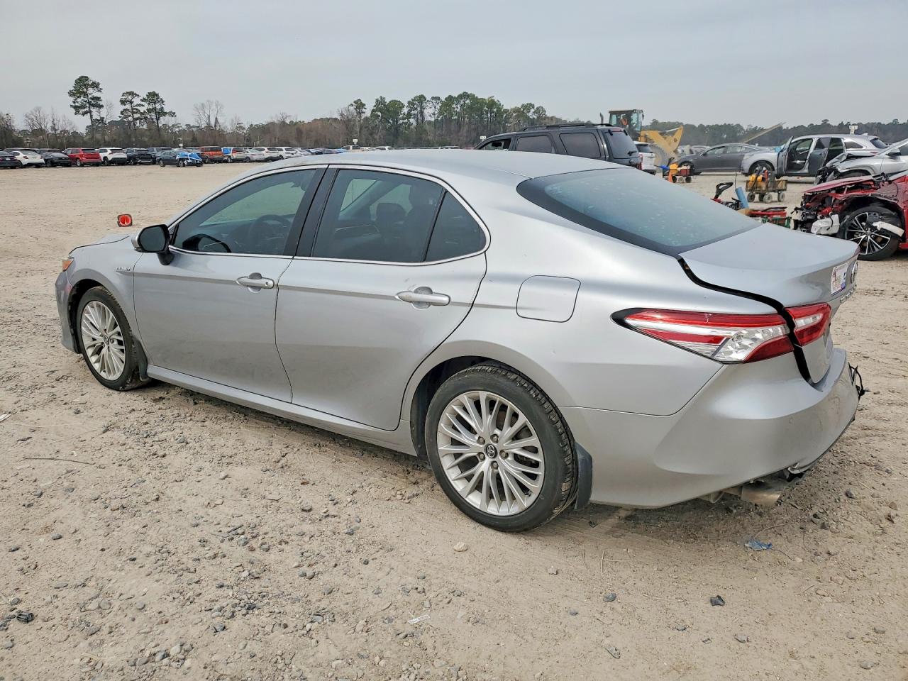 2018 TOYOTA CAMRY HYBRID photo 2