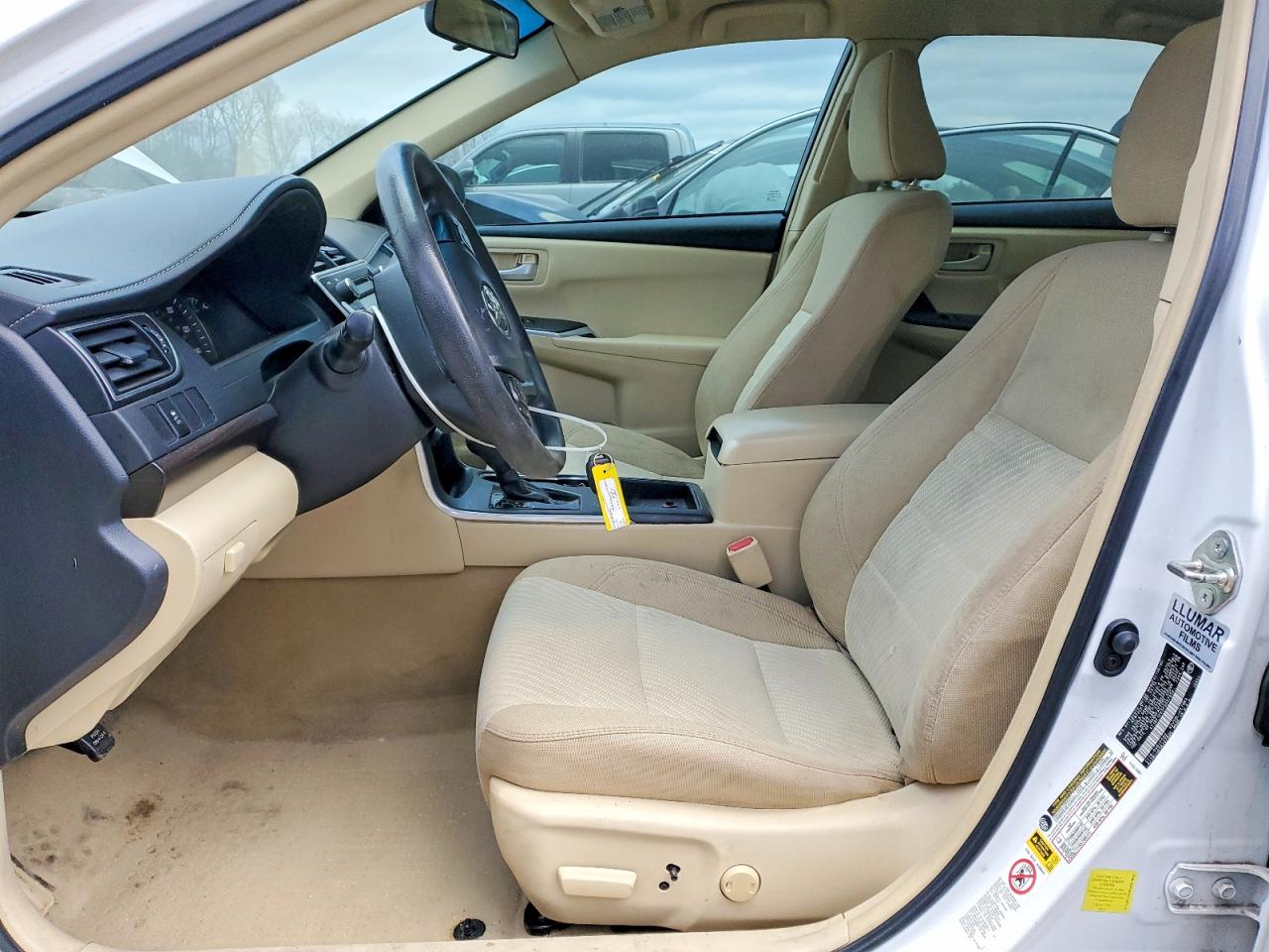 2015 TOYOTA CAMRY LE photo 7