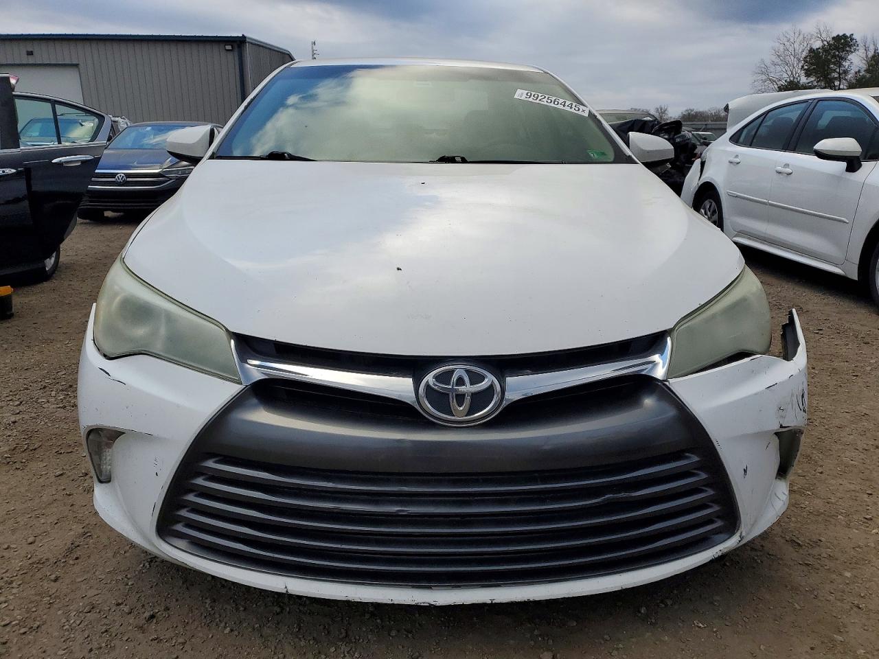2015 TOYOTA CAMRY LE photo 5