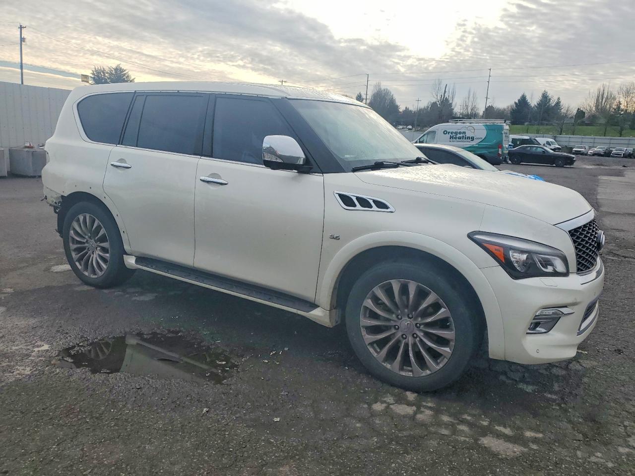 2017 INFINITI QX80 BASE photo 4