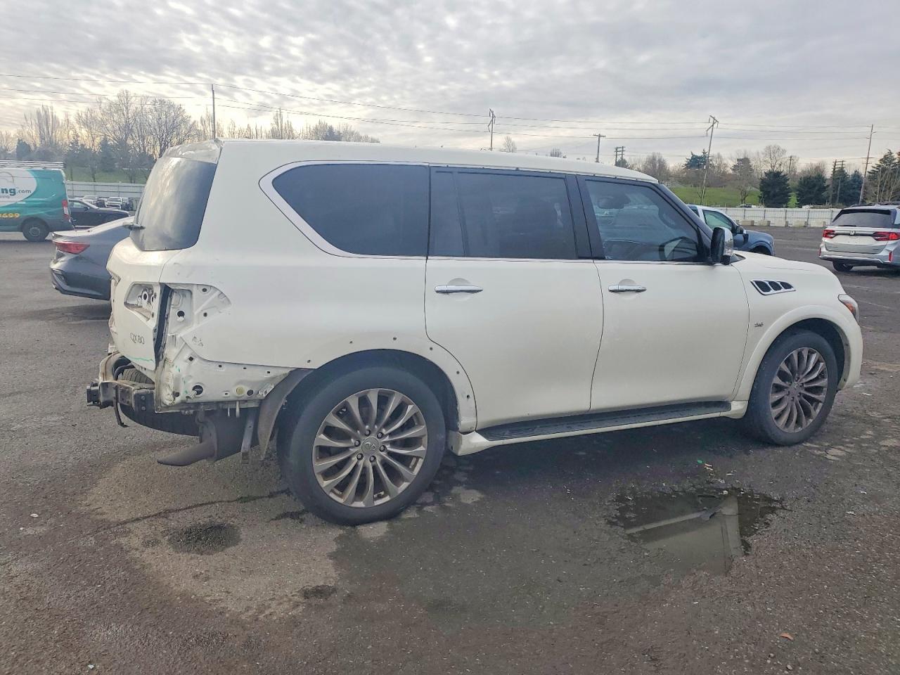 2017 INFINITI QX80 BASE photo 3