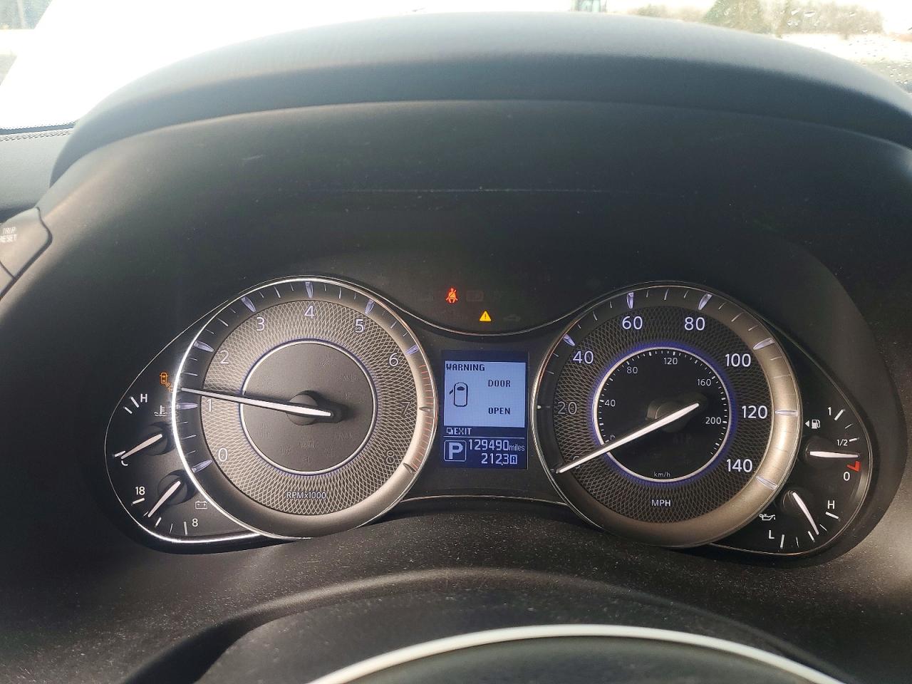 2017 INFINITI QX80 BASE photo 9