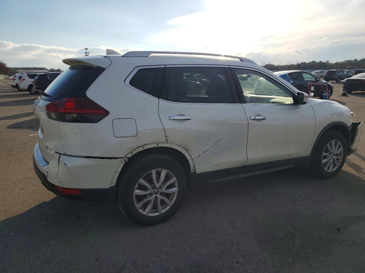 2018 NISSAN ROGUE S photo 3