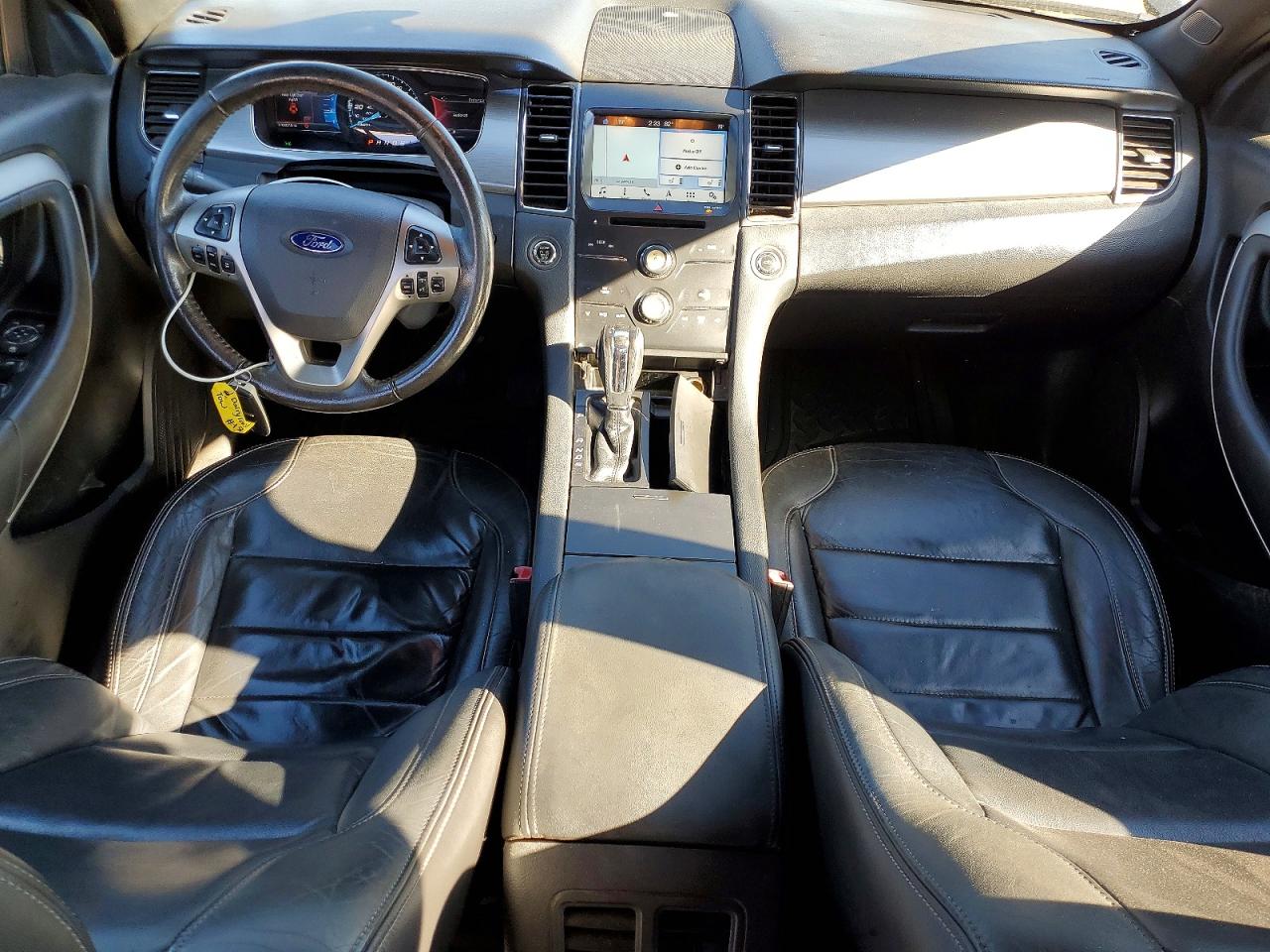 2016 FORD TAURUS SEL photo 8