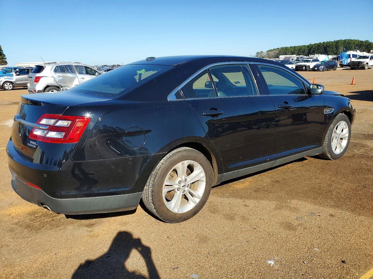 2016 FORD TAURUS SEL photo 3