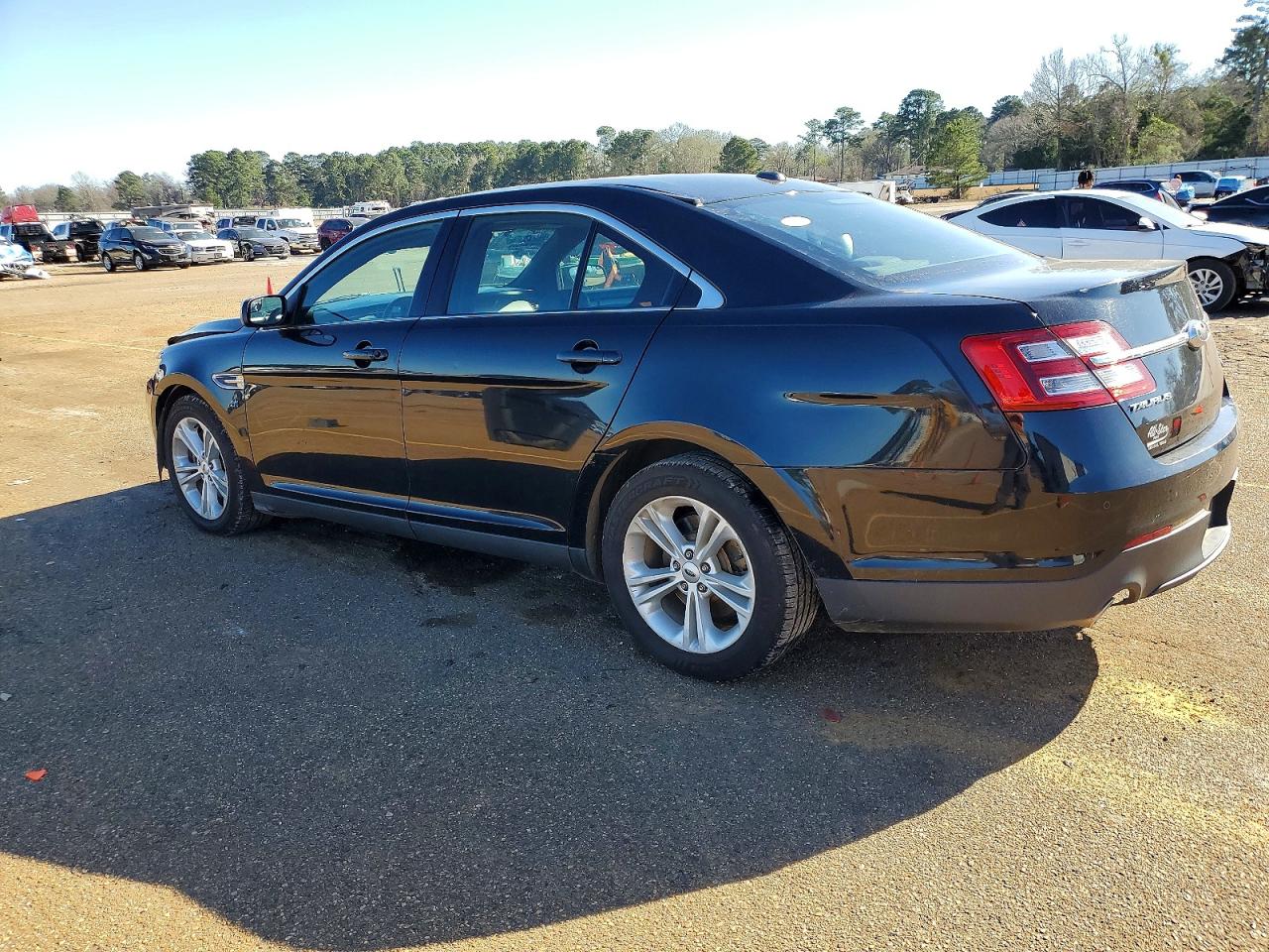 2016 FORD TAURUS SEL photo 2
