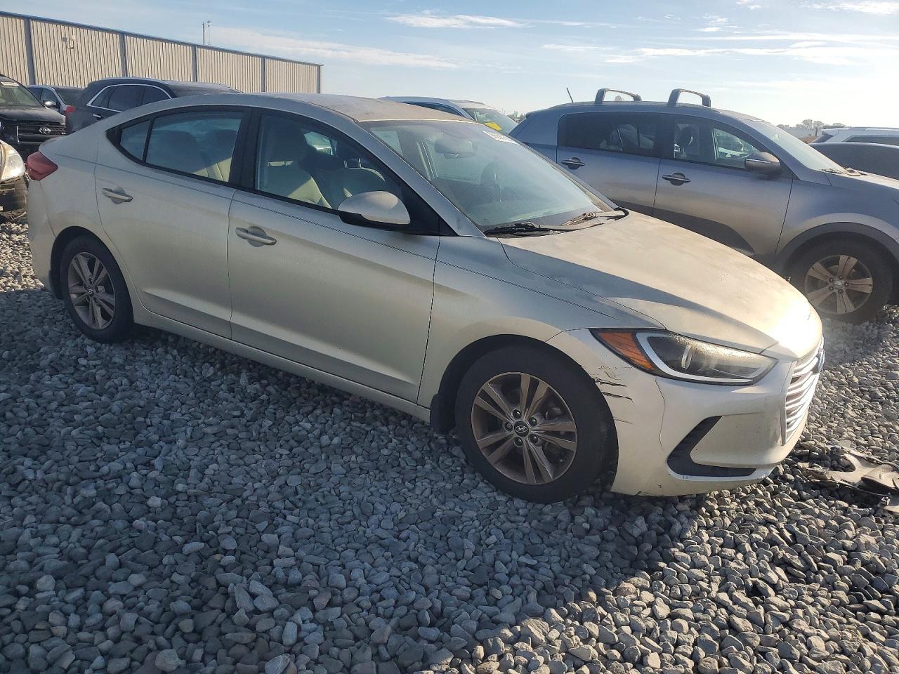 2017 HYUNDAI ELANTRA SE photo 4