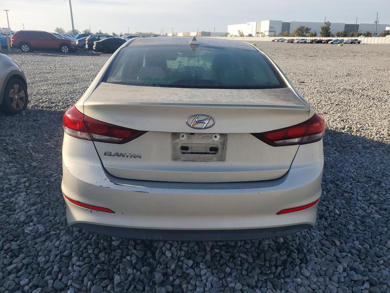2017 HYUNDAI ELANTRA SE photo 6