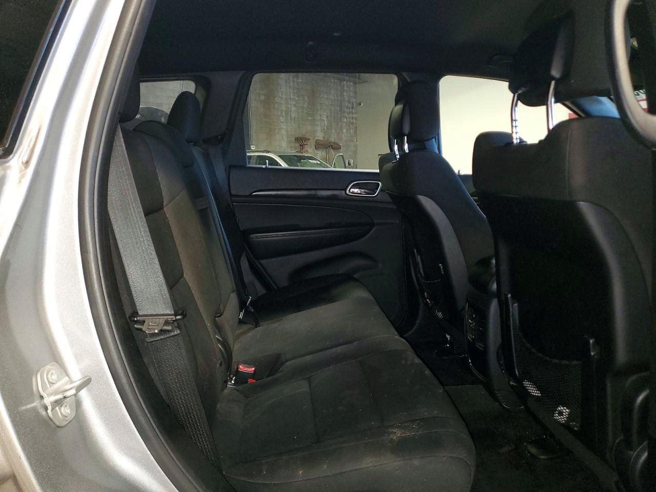 2018 JEEP GRAND CHEROKEE LAREDO photo 11