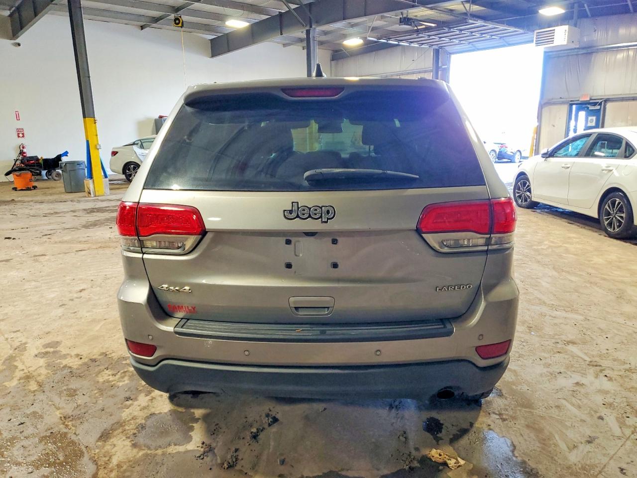 2018 JEEP GRAND CHEROKEE LAREDO photo 6