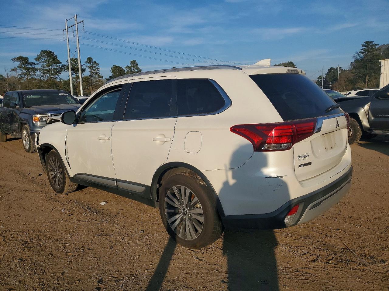 2019 MITSUBISHI OUTLANDER SE photo 3