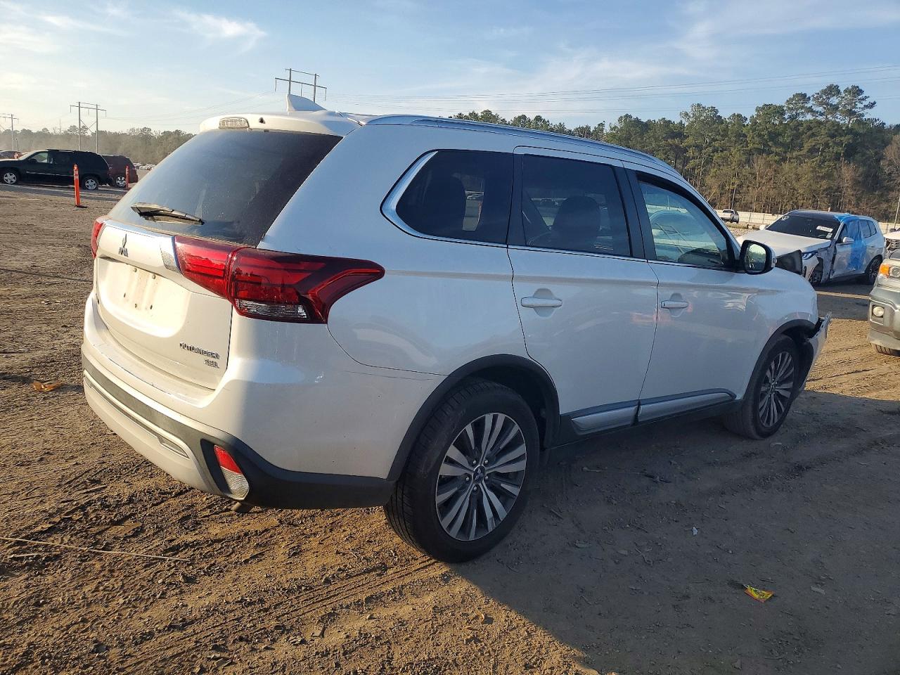2019 MITSUBISHI OUTLANDER SE photo 5