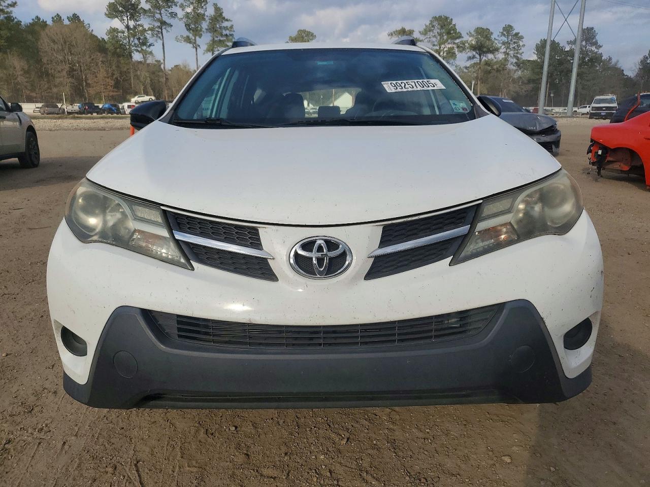 2014 TOYOTA RAV4 LE photo 5