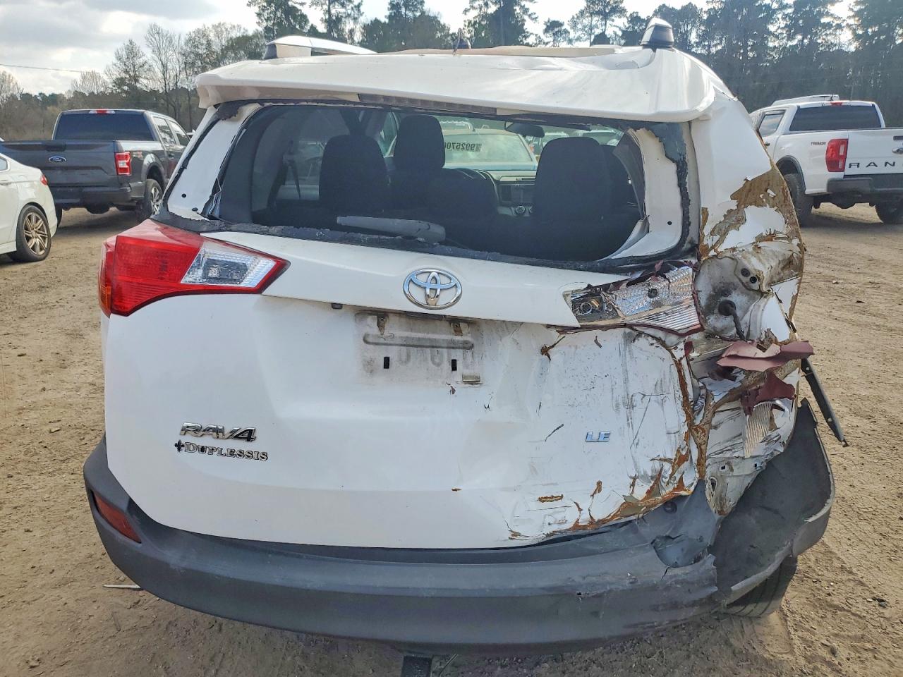 2014 TOYOTA RAV4 LE photo 6