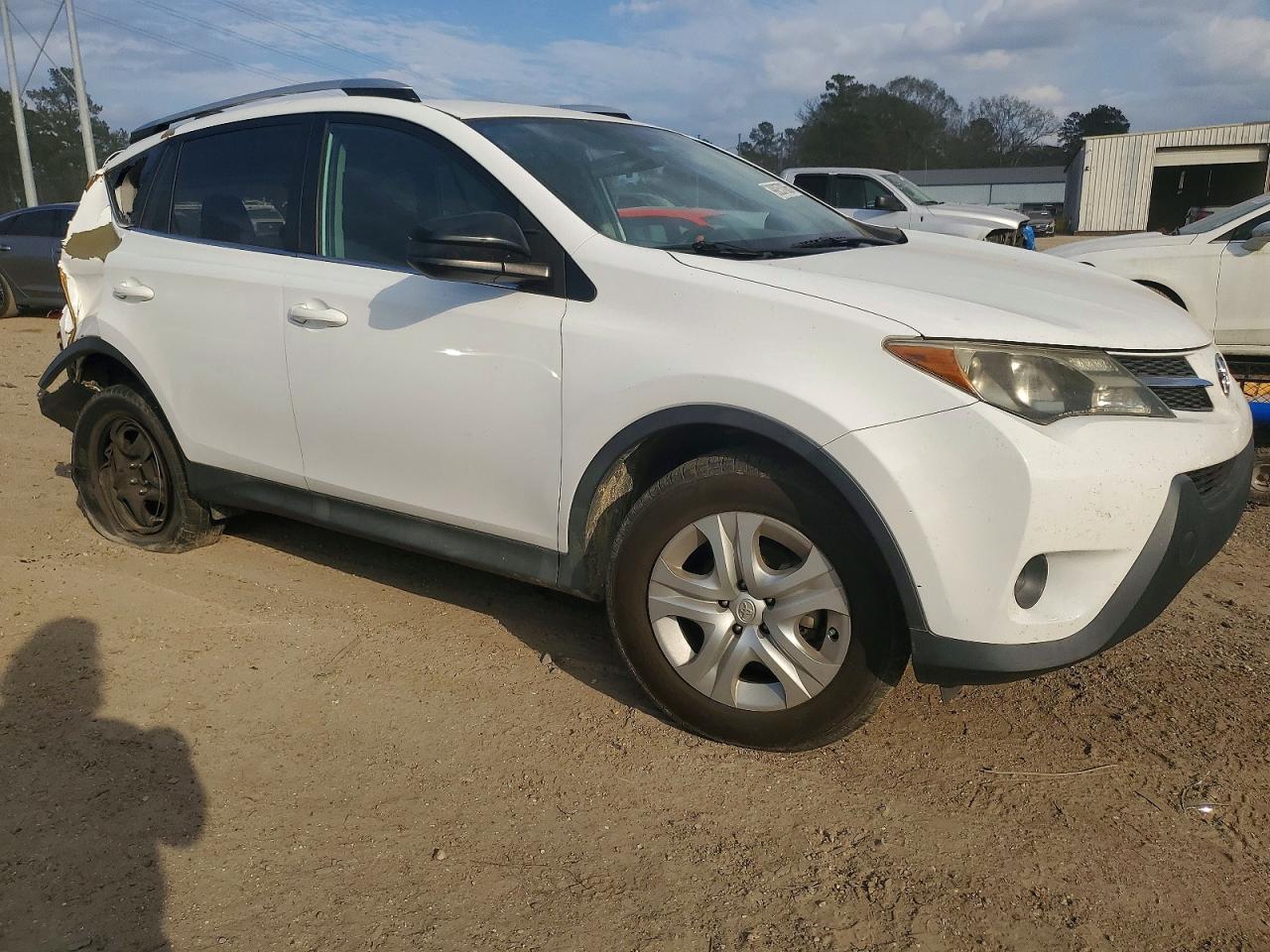 2014 TOYOTA RAV4 LE photo 4