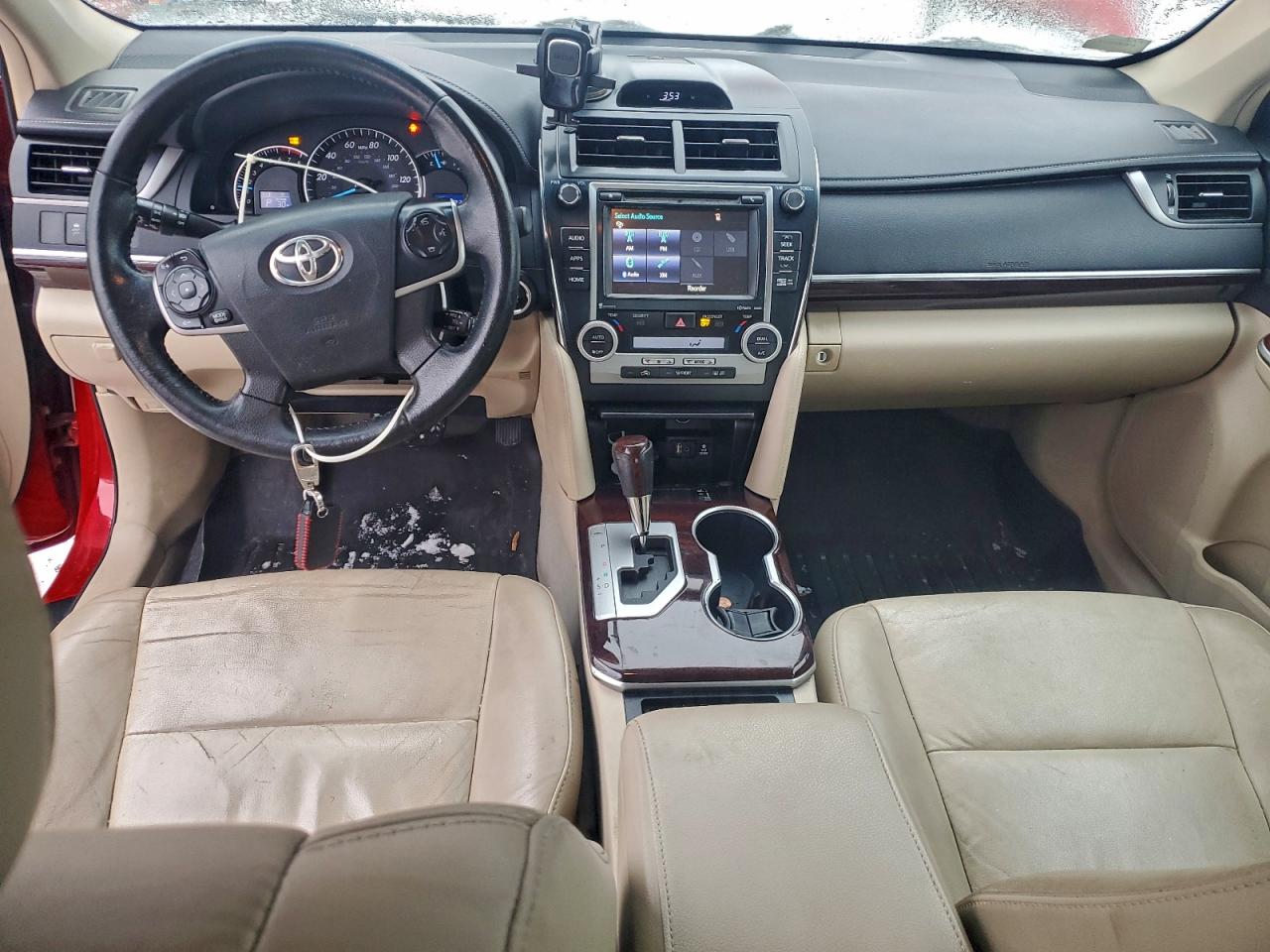 2014 TOYOTA CAMRY SE photo 8