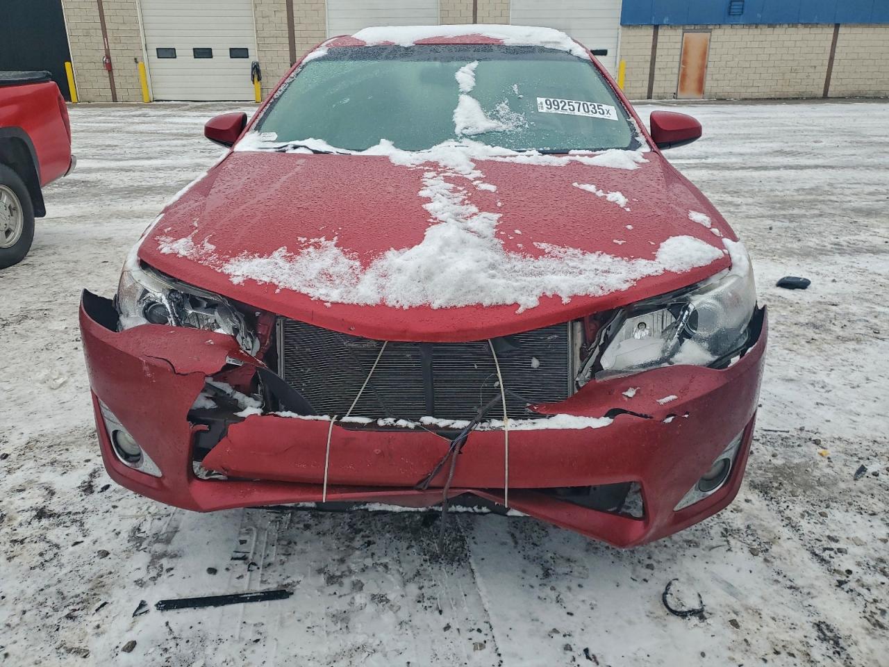2014 TOYOTA CAMRY SE photo 5