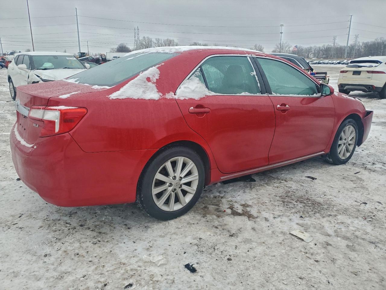 2014 TOYOTA CAMRY SE photo 3