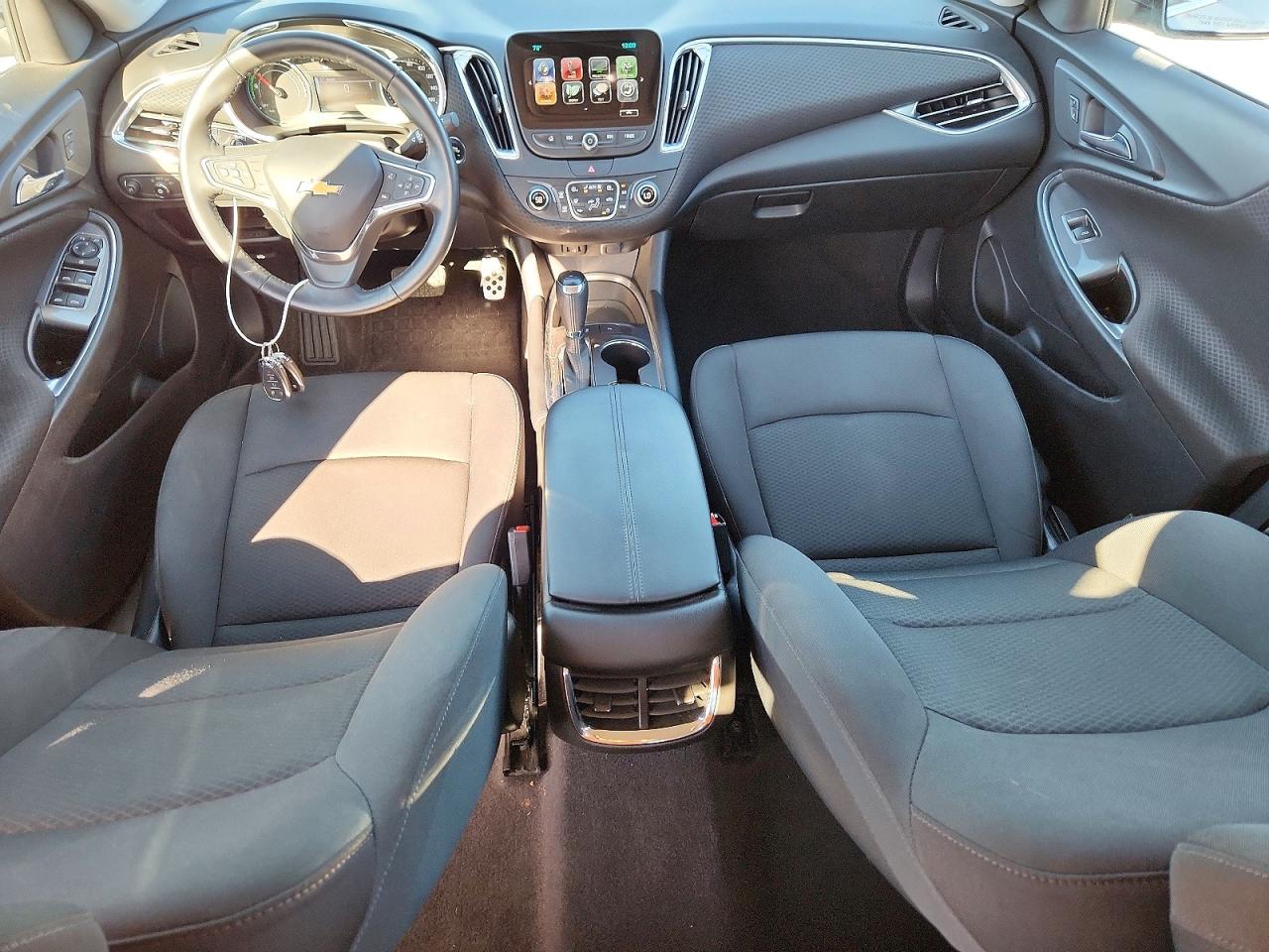 2017 CHEVROLET MALIBU HYBRID photo 8
