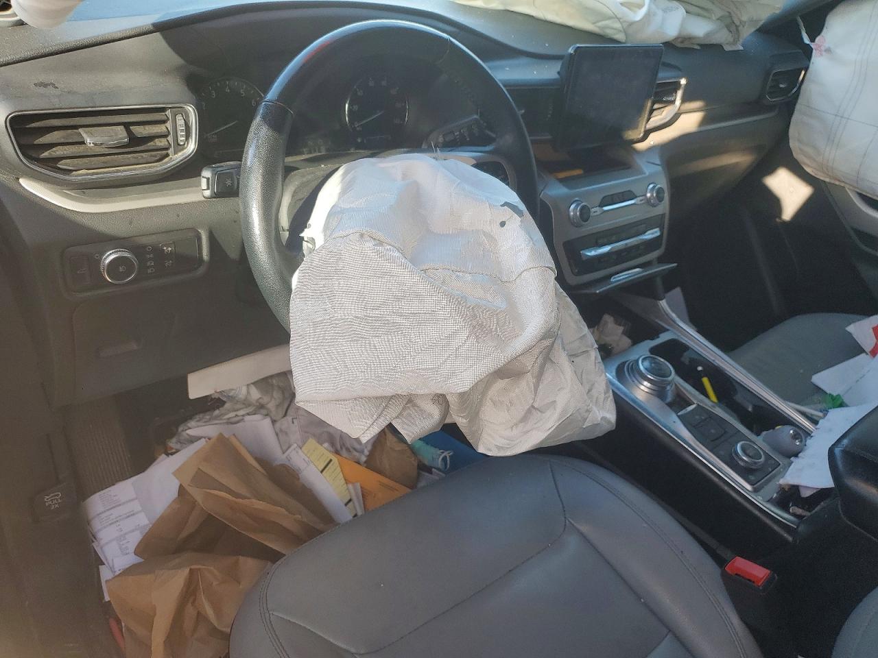 2021 FORD EXPLORER XLT photo 22