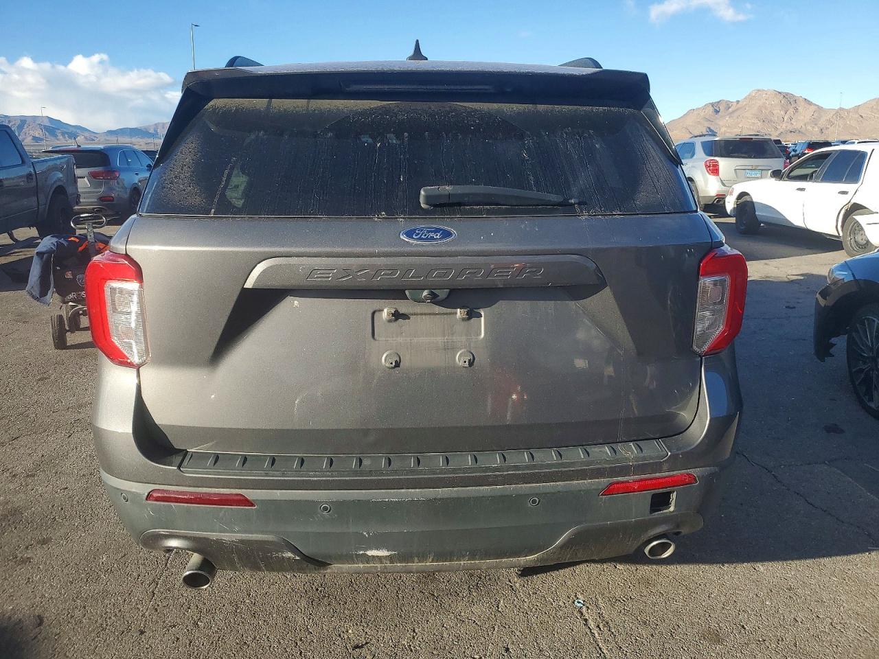2021 FORD EXPLORER XLT photo 16