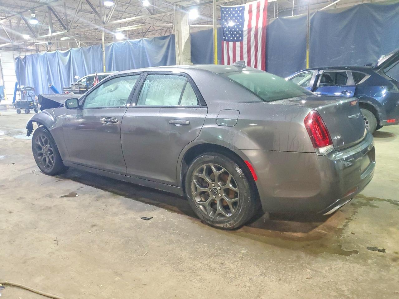 2018 CHRYSLER 300 S photo 2
