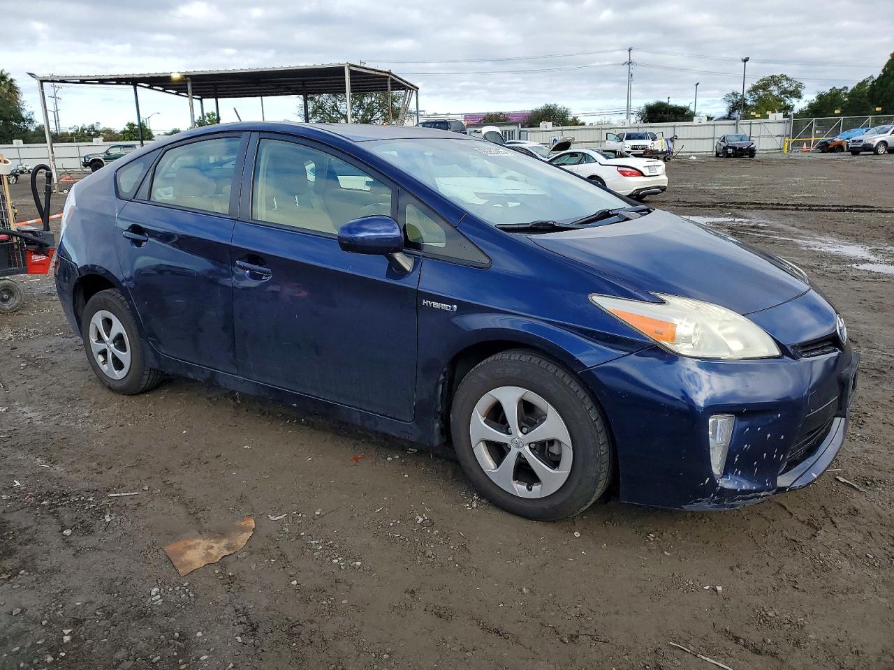 2013 TOYOTA PRIUS photo 4