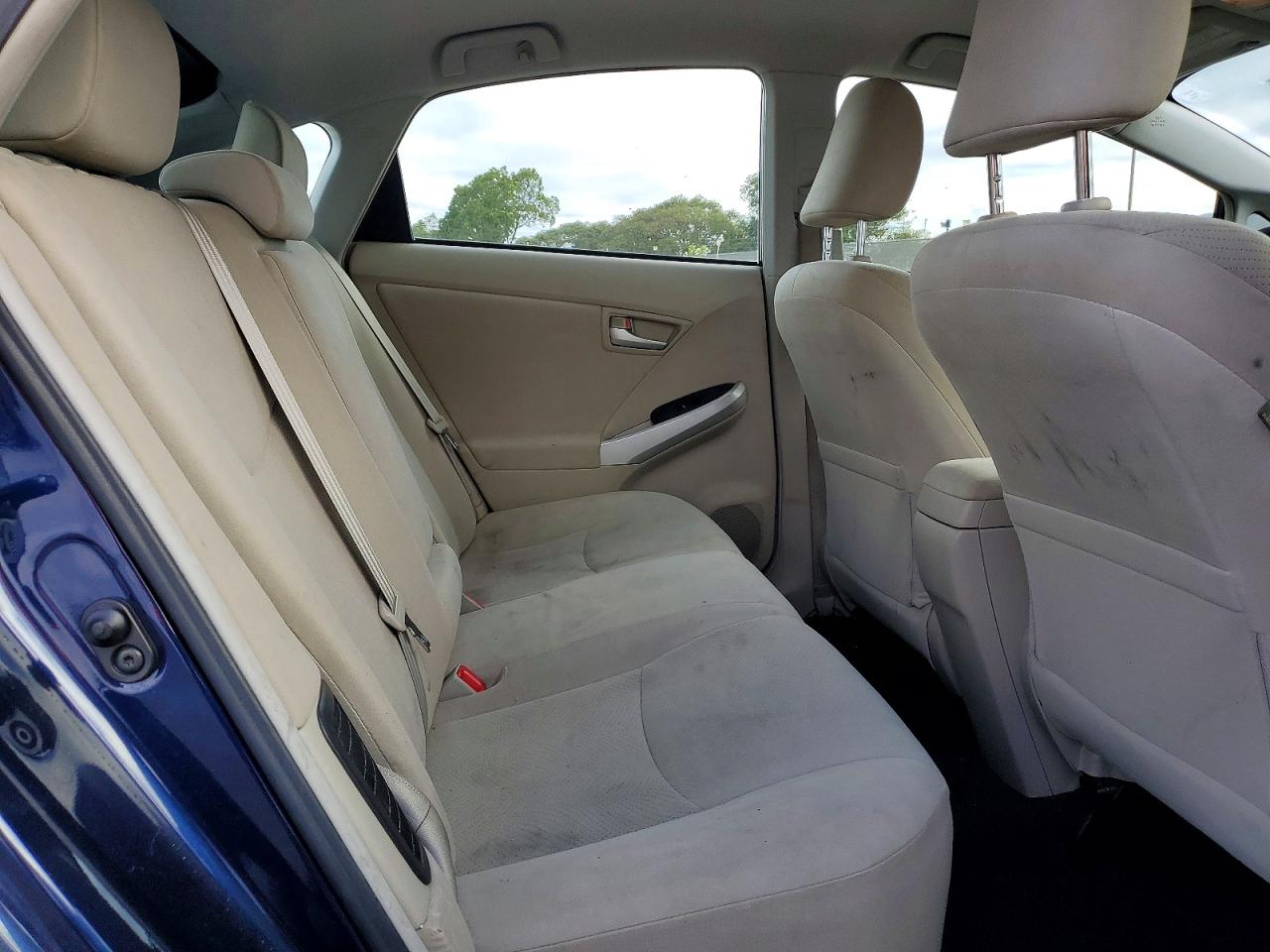 2013 TOYOTA PRIUS photo 10