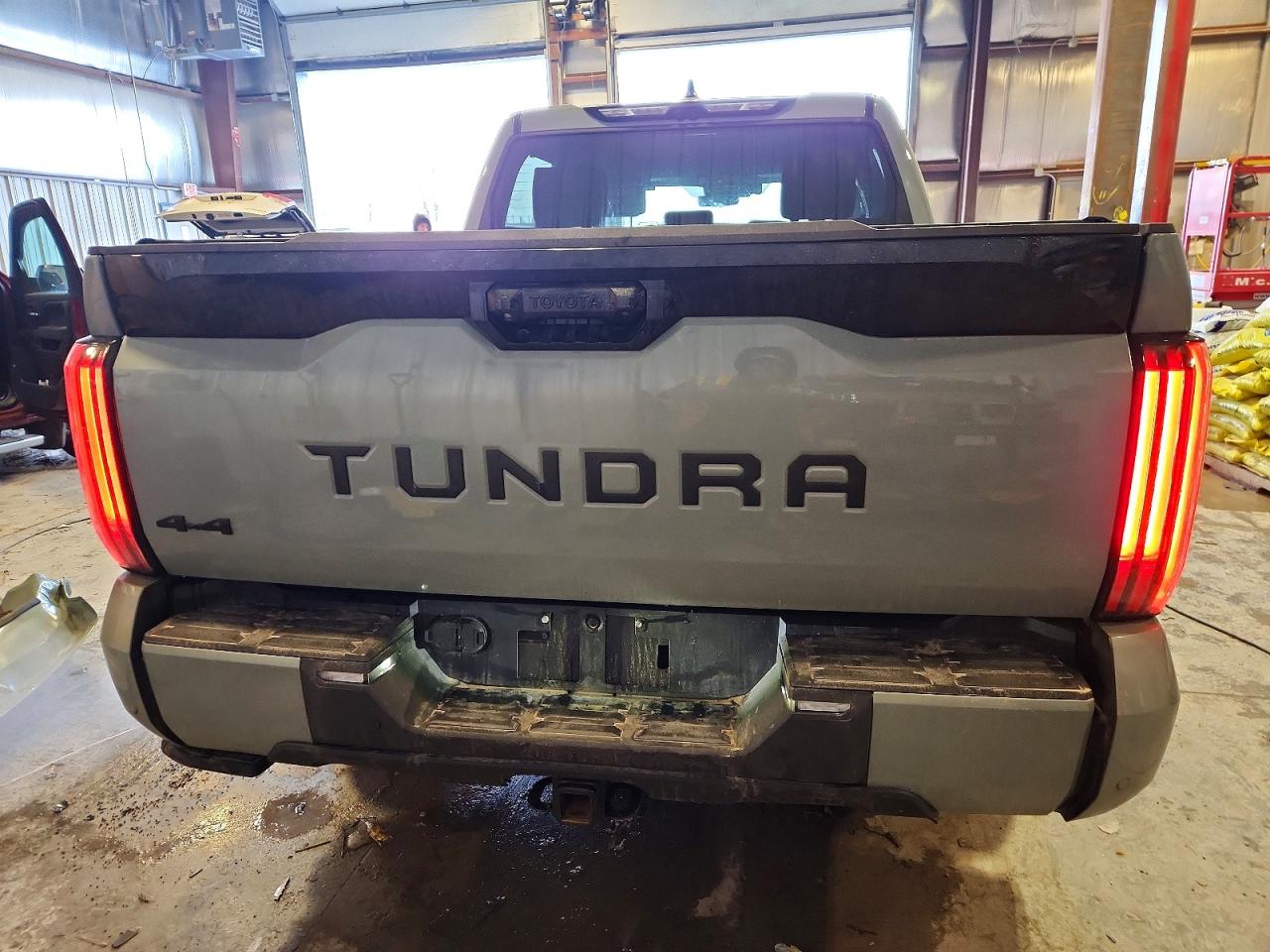 2024 TOYOTA TUNDRA CREWMAX PLATINUM photo 6