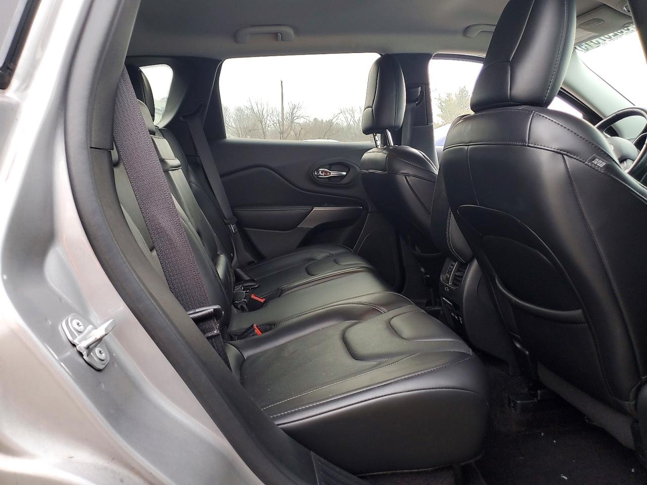2019 JEEP CHEROKEE LIMITED photo 10