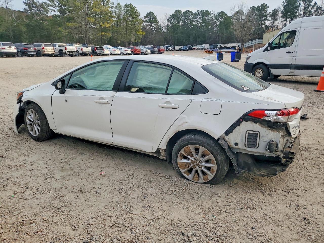 2021 TOYOTA COROLLA LE photo 4