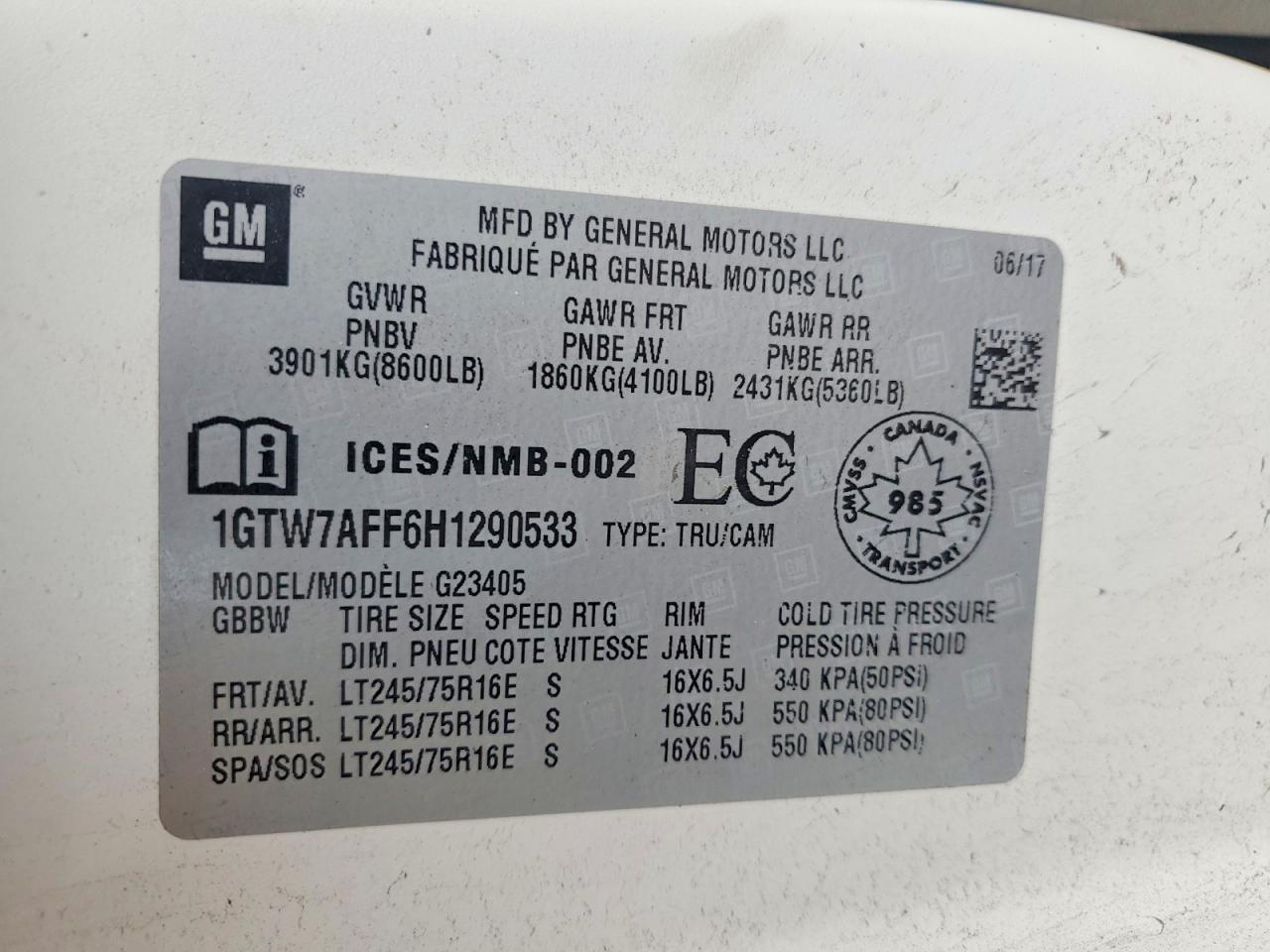 2017 GMC SAVANA G2500 photo 13