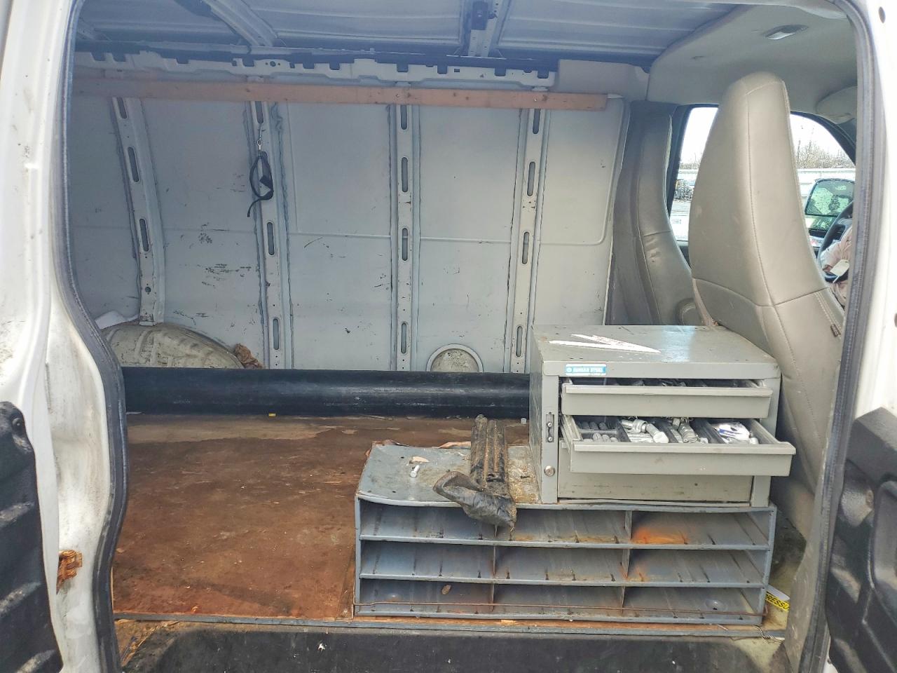 2017 GMC SAVANA G2500 photo 11