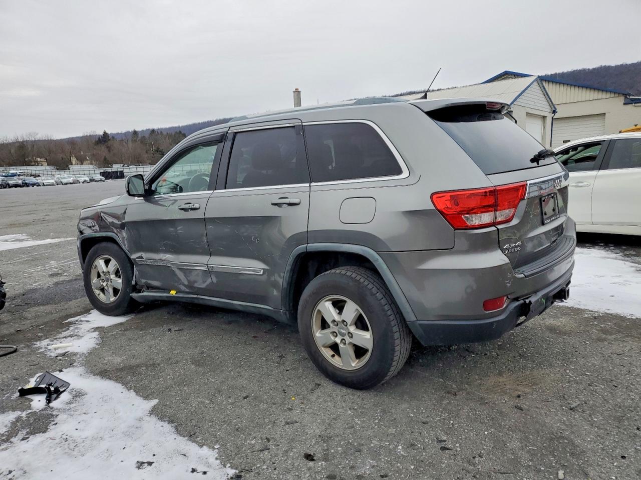 2012 JEEP GRAND CHEROKEE LAREDO photo 2