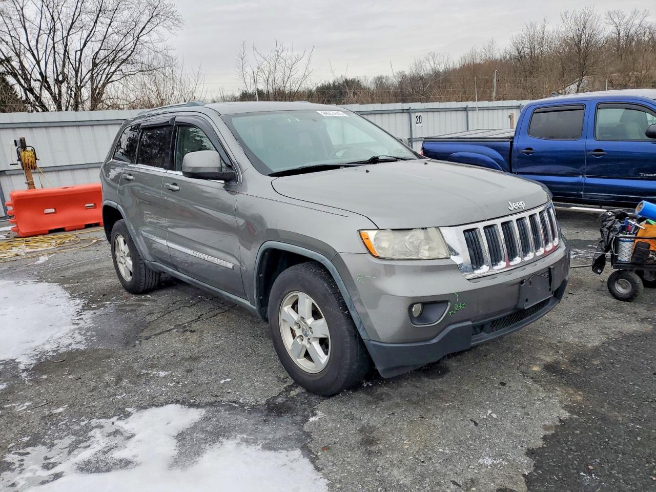 2012 JEEP GRAND CHEROKEE LAREDO photo 4