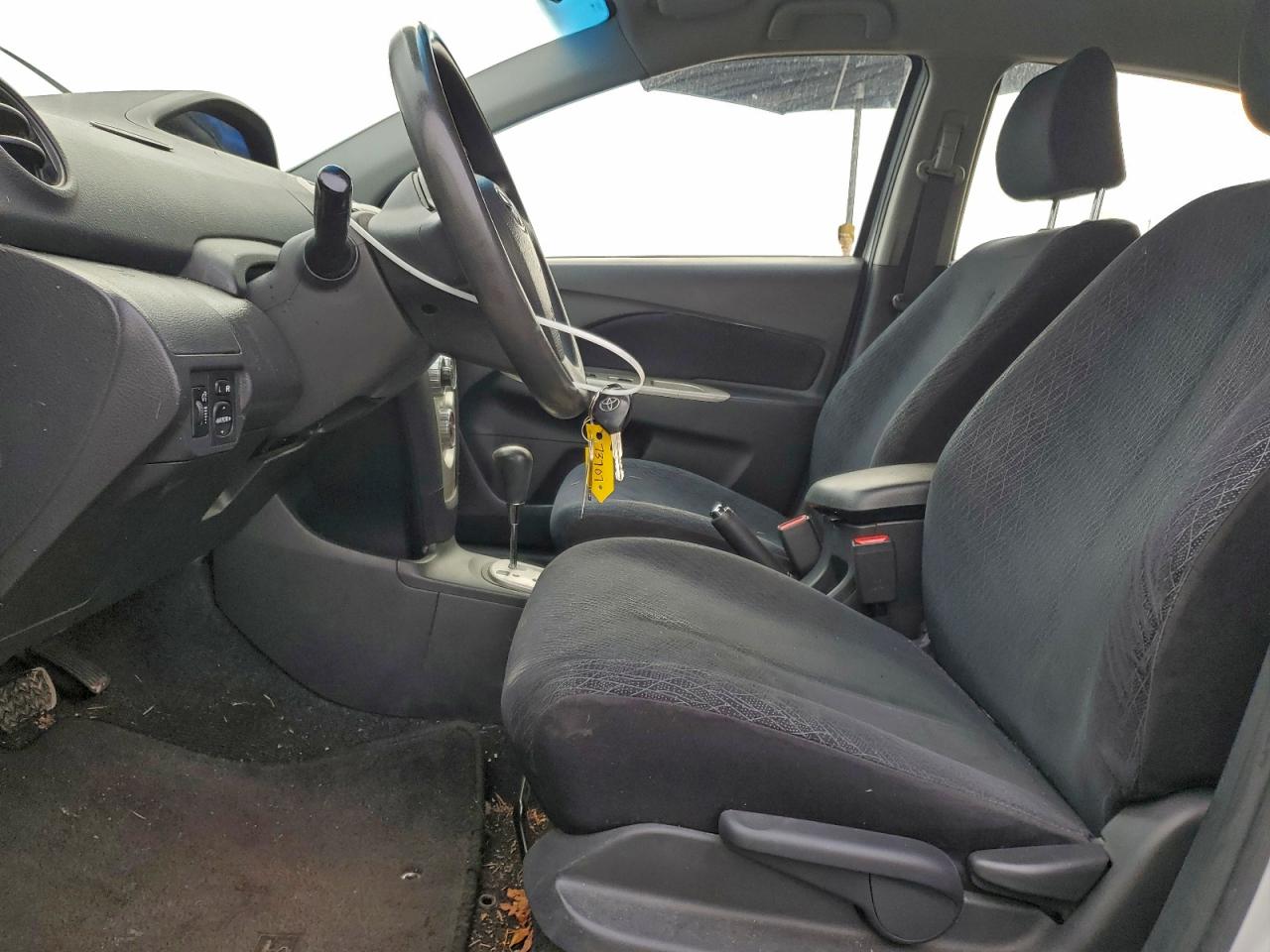 2008 TOYOTA YARIS photo 7