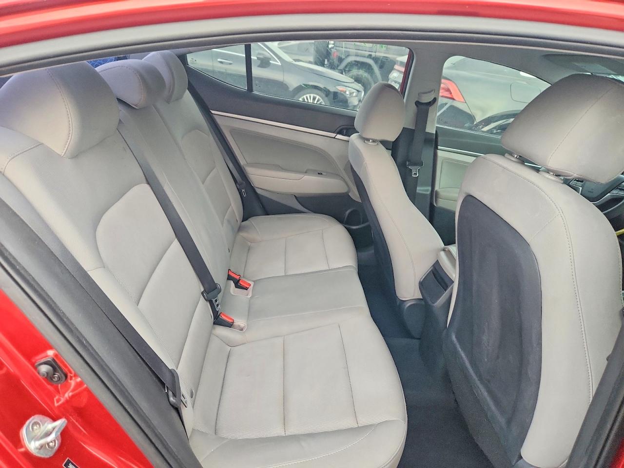 2018 HYUNDAI ELANTRA SEL photo 10