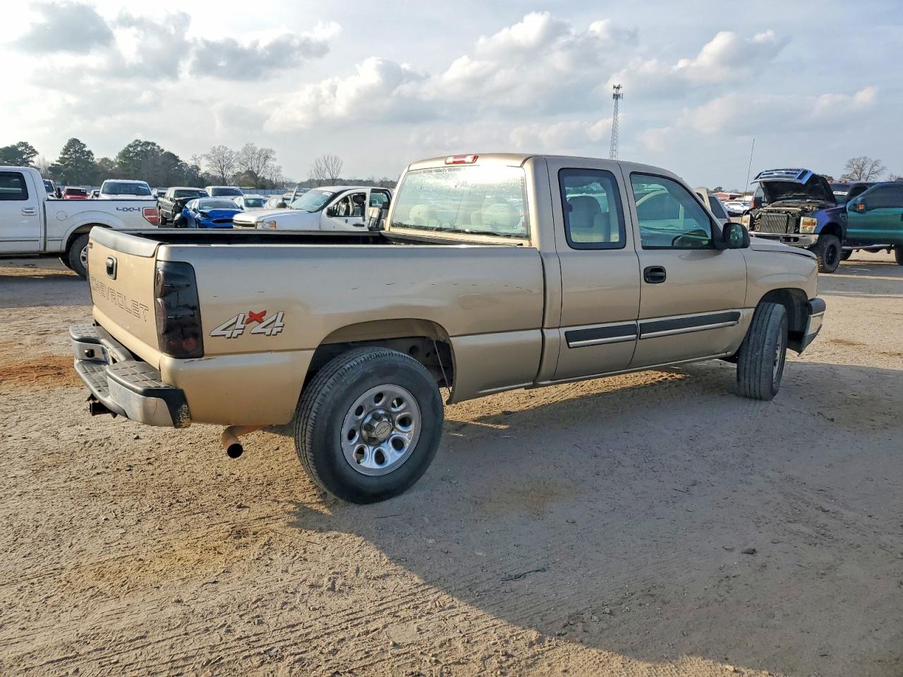 2006 CHEVROLET SILVERADO K1500 photo 3