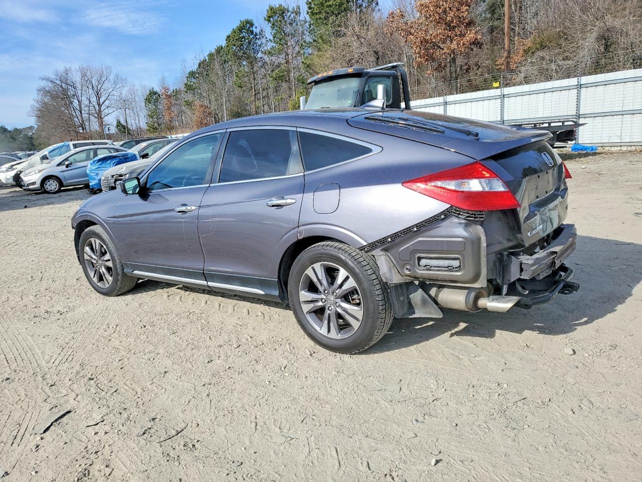 2015 HONDA CROSSTOUR EXL photo 2