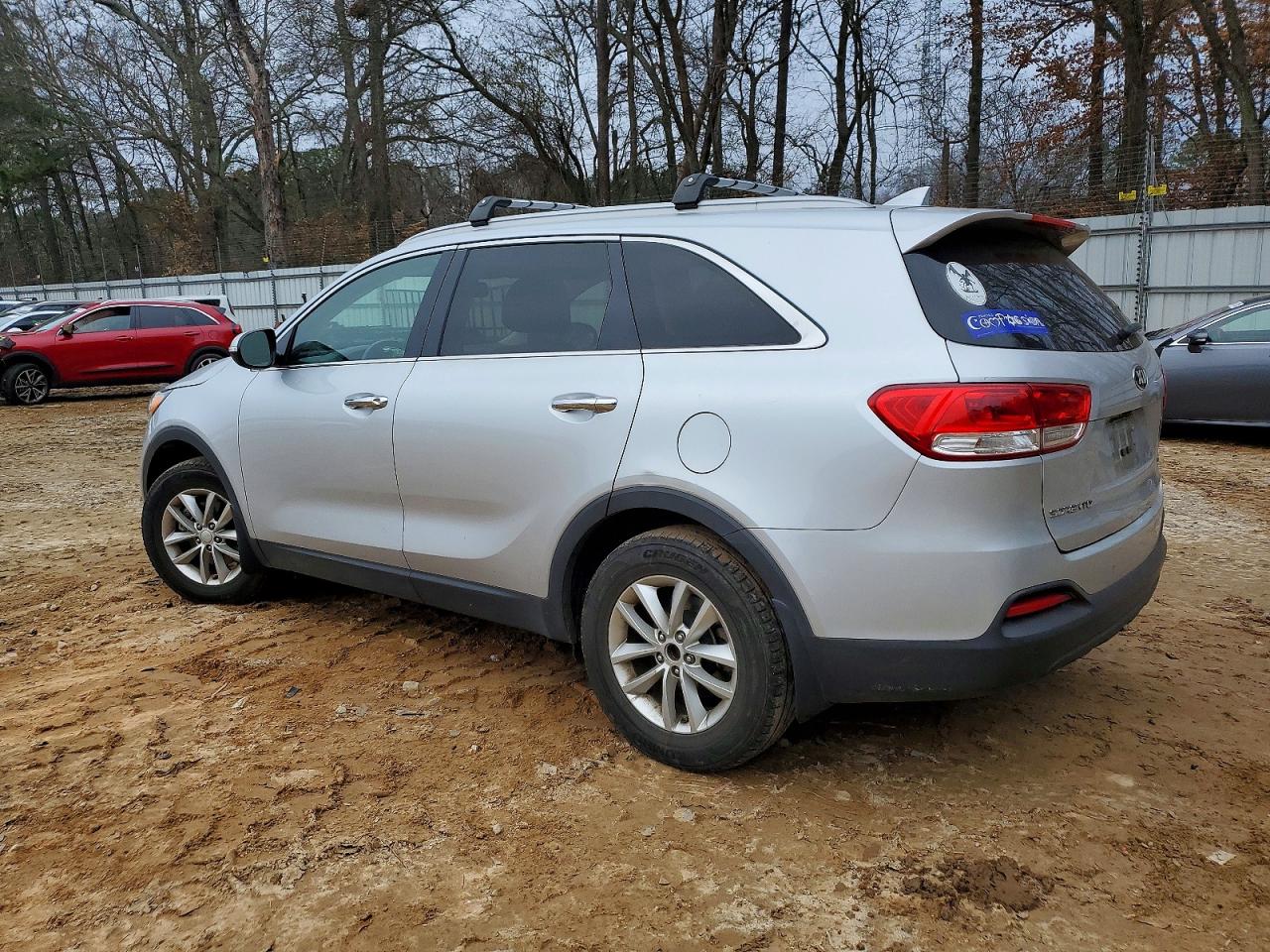 2016 KIA SORENTO LX photo 2
