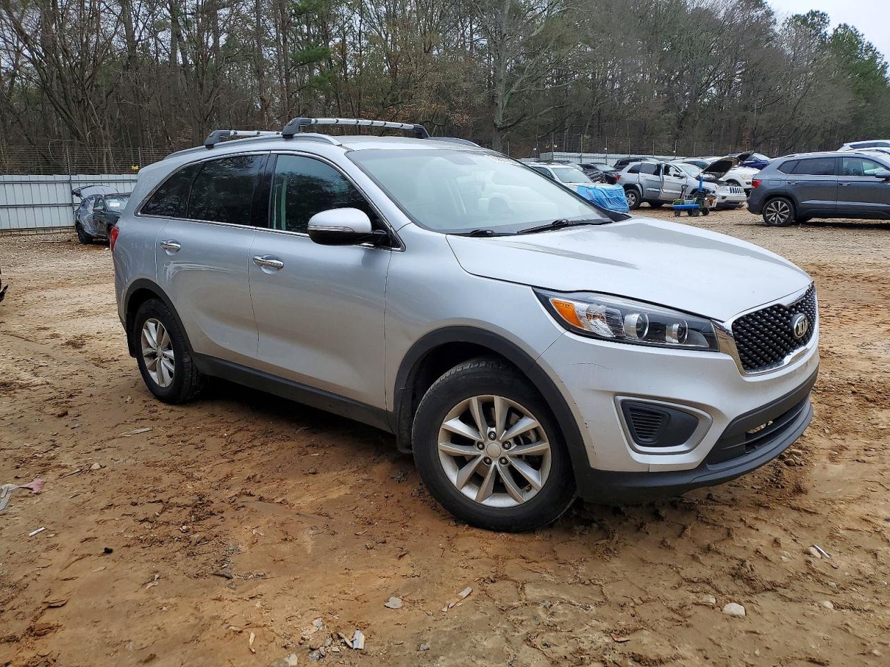 2016 KIA SORENTO LX photo 4