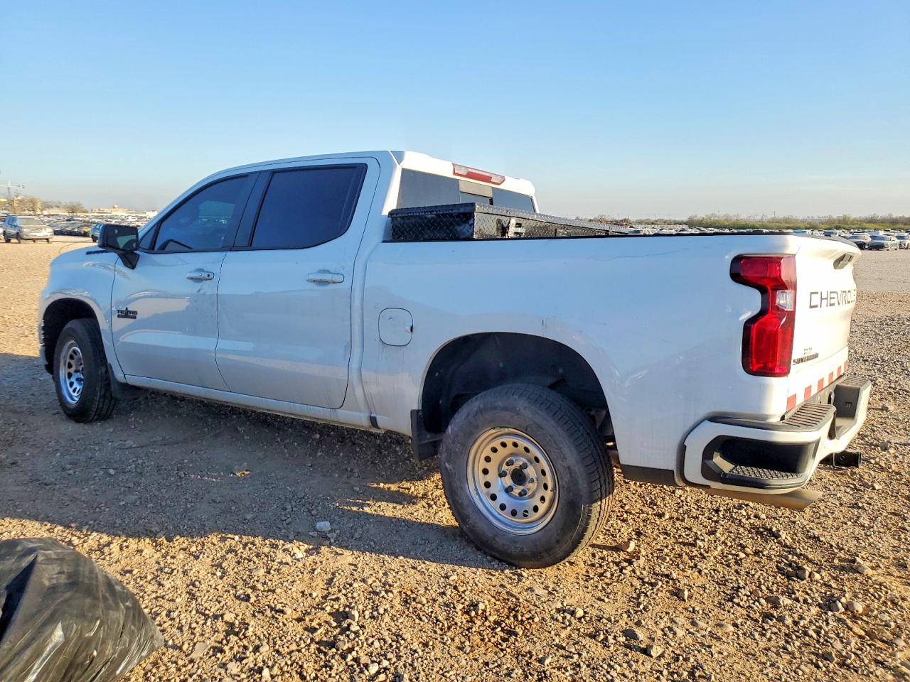 2020 CHEVROLET SILVERADO C1500 RST photo 2
