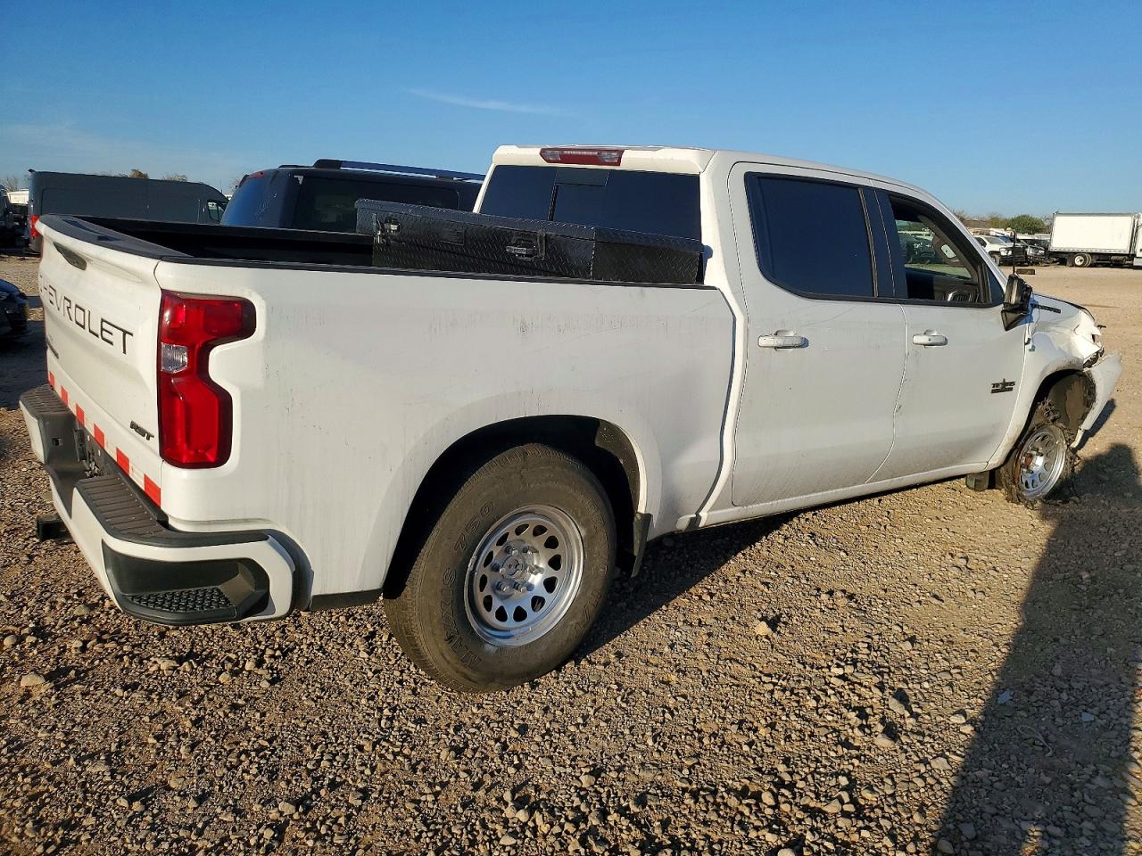 2020 CHEVROLET SILVERADO C1500 RST photo 3